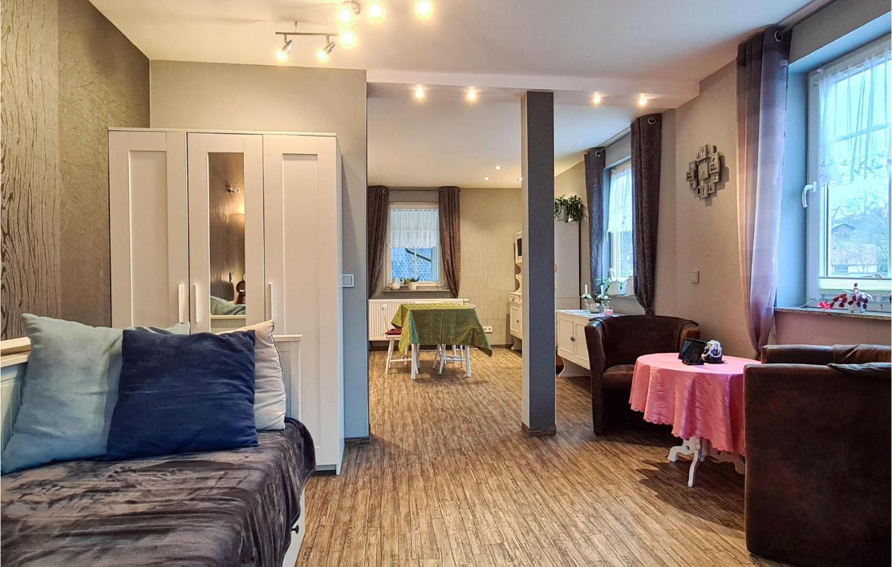 2 Bedroom Cozy Apartment In Suhl Eksteriør billede