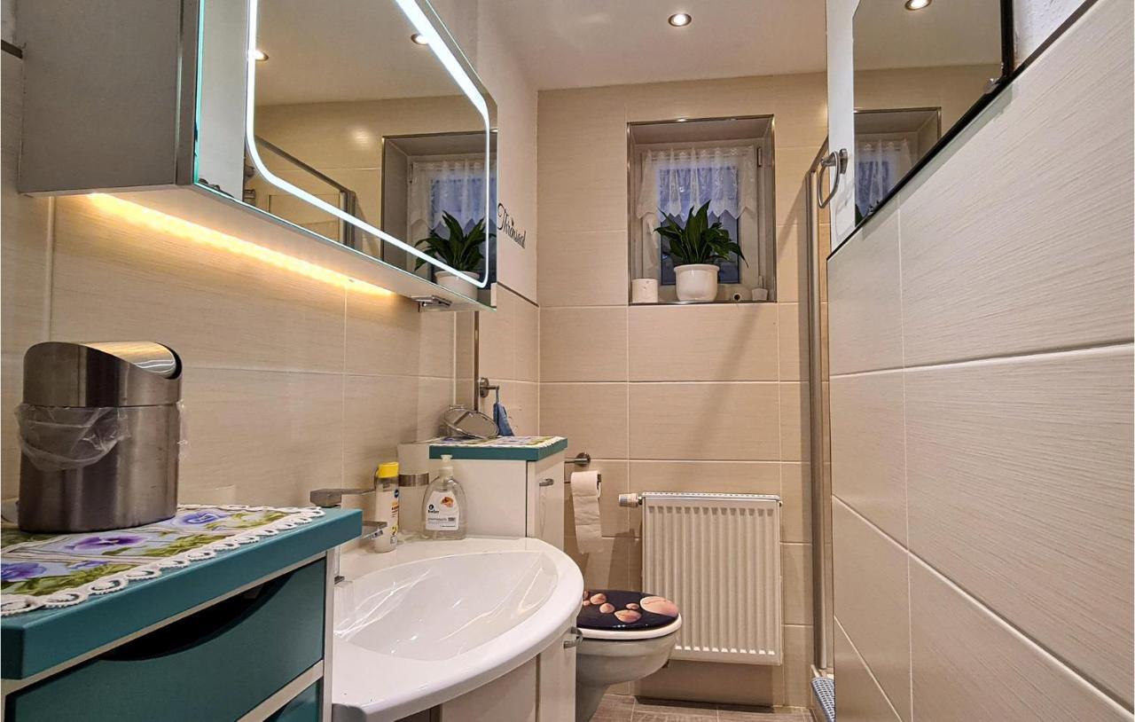 2 Bedroom Cozy Apartment In Suhl Eksteriør billede